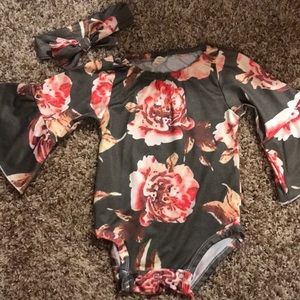 Onesie with bell sleeves and matching bow